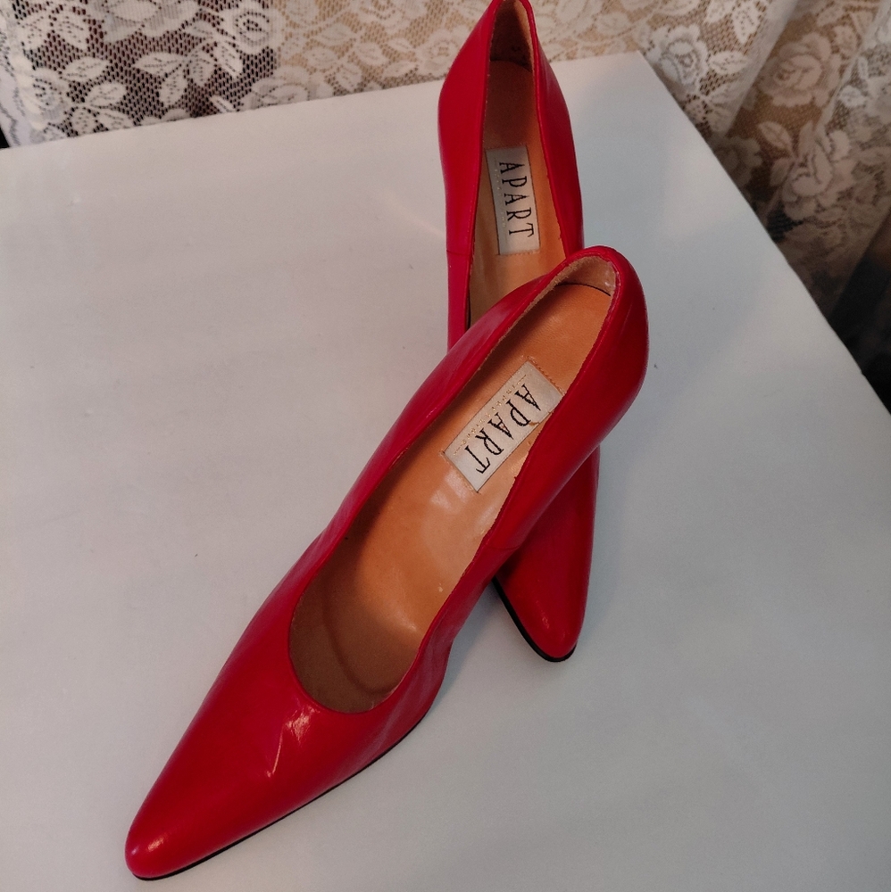 Vintage Apart Italian Designer Red Leather Stilleto Pumps W/Gold Heels Size 8.5B